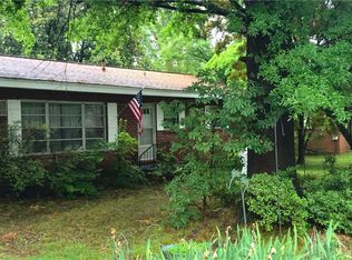 902 E May St, Calhoun, GA 30701