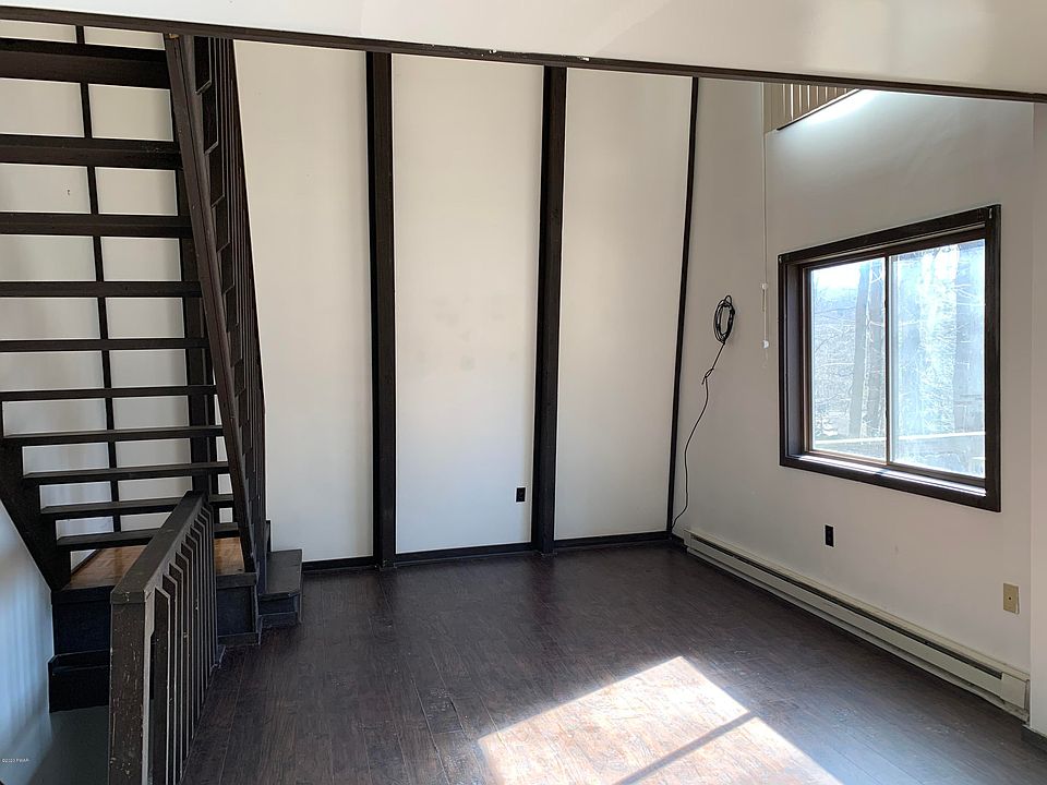 2nd image of 59 Splitrail Ln
