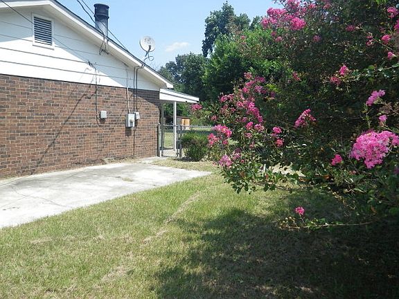 2nd image of 4258 Parkwood Dr