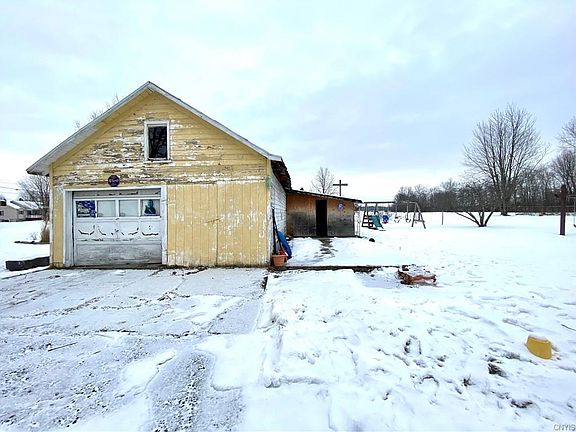 4th image of 205 Saint Lawrence Ave E