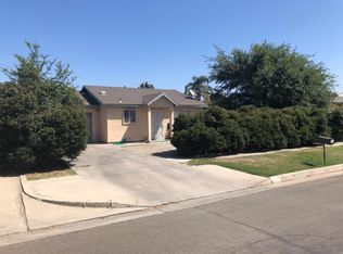 930 W King Ave, Tulare, CA 93274