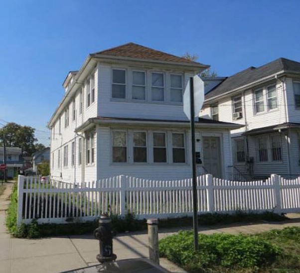 1st image of 9930 193rd St