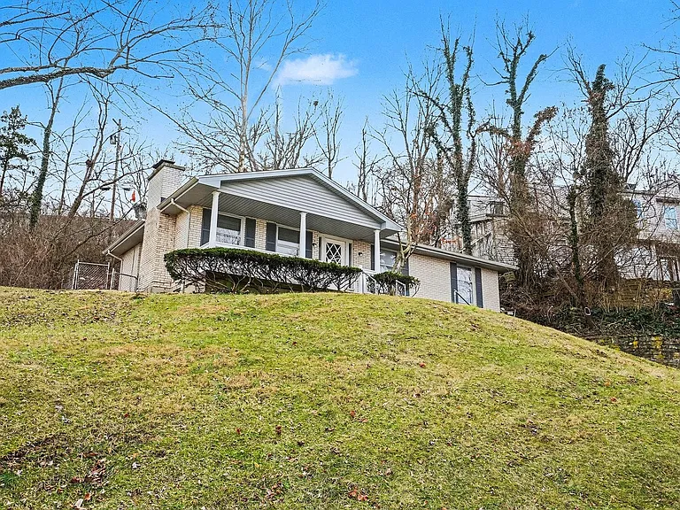 334 Hyde Park Dr — Photo 5