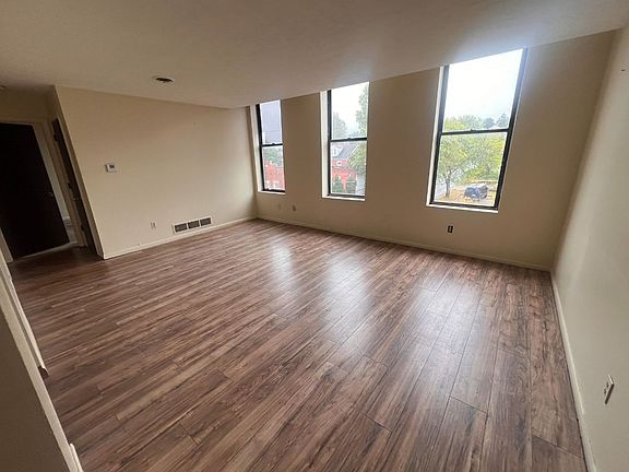 3rd image of 570 Miller Ave #10