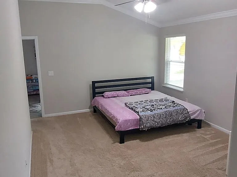 388 Glasgow Dr — Photo 10