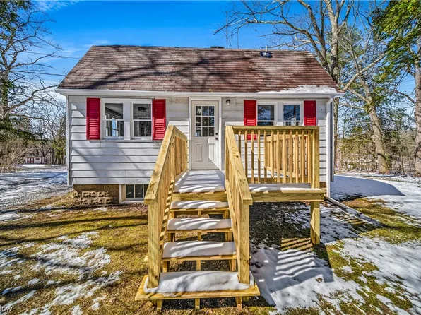 8790 Sumner Rd, Chardon, OH 44024