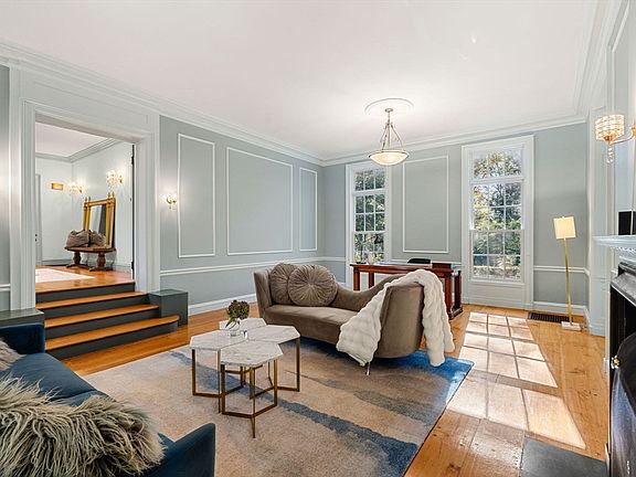 5th image of 204 Ridge St