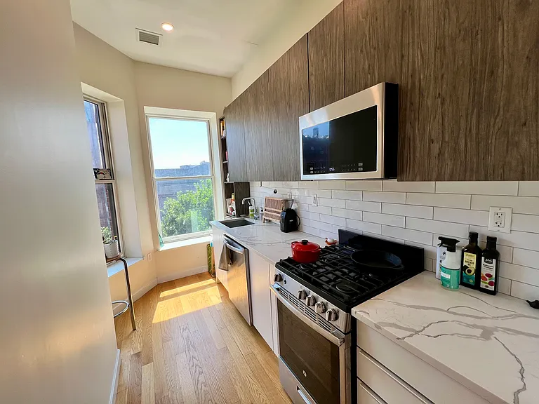 1390 Bedford Ave #4 — Photo 7
