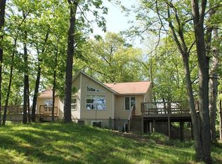 1446 Harnetiaux Rd, Greenville, IL 62246