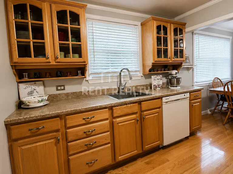 10 Orchard Lake Dr — Photo 8