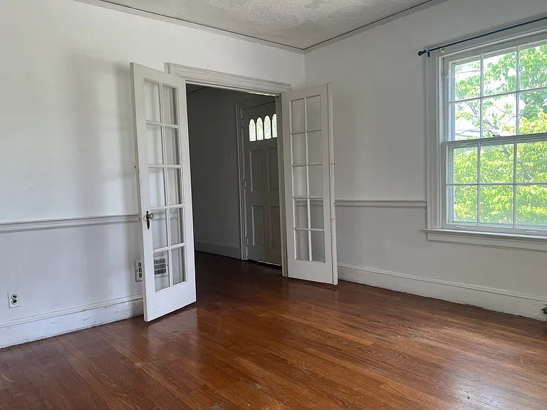 505 W Smith St #B — Photo 8