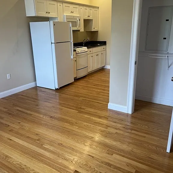 60 Pearl St #304 — Photo 2