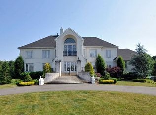 3 Bluebell Rd, Colts Neck, NJ 07722