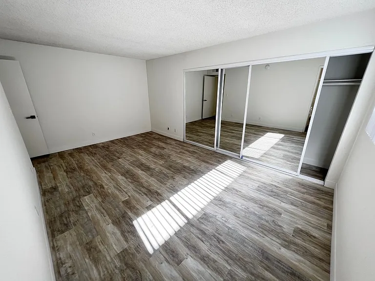 can372 — Photo 26