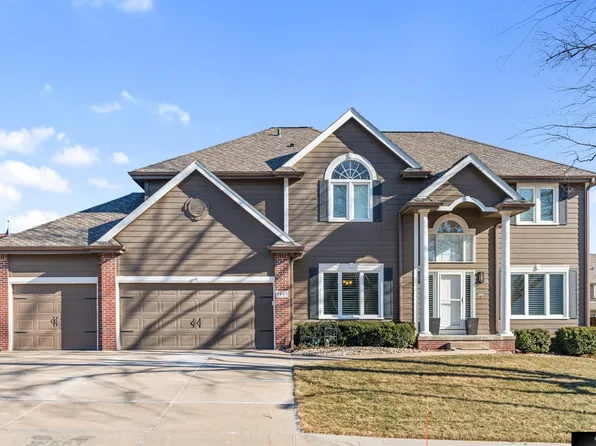 5803 S 174th St, Omaha, NE 68135