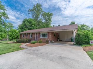 200 Brookview Cir, Jamestown, NC 27282