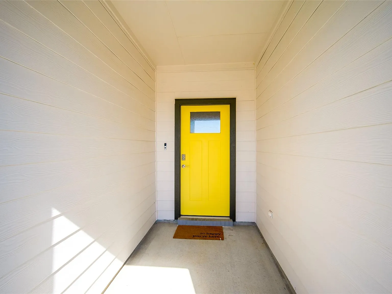 4 bed, 2.0 bath, 2061 sqft, $2,300 — Photo 4