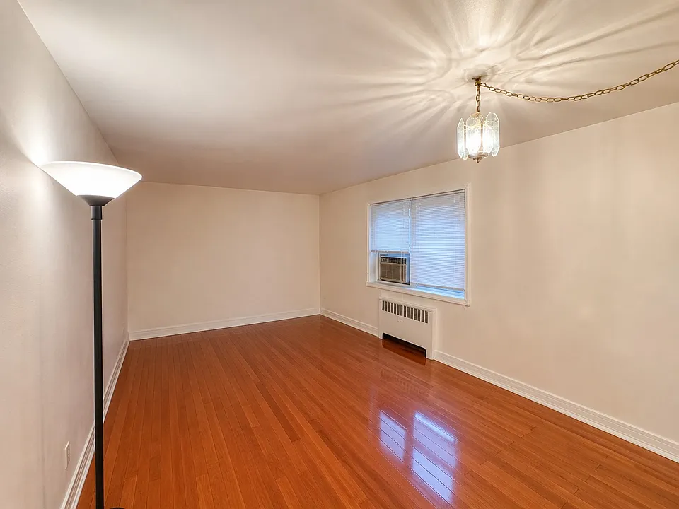 320 S Broadway #T4
