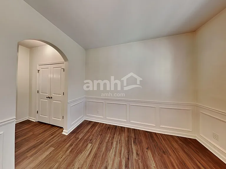 138 Ellen Glen Way — Photo 5