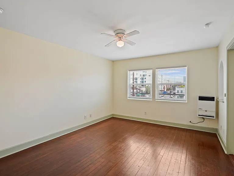 2524 James M Wood Blvd #202 — Photo 9