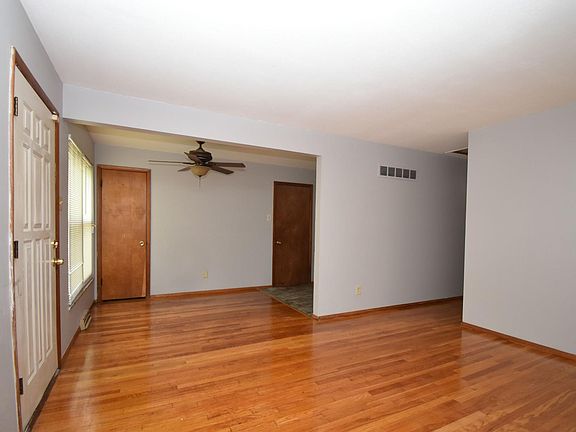 3rd image of 700 Brotherton Ln