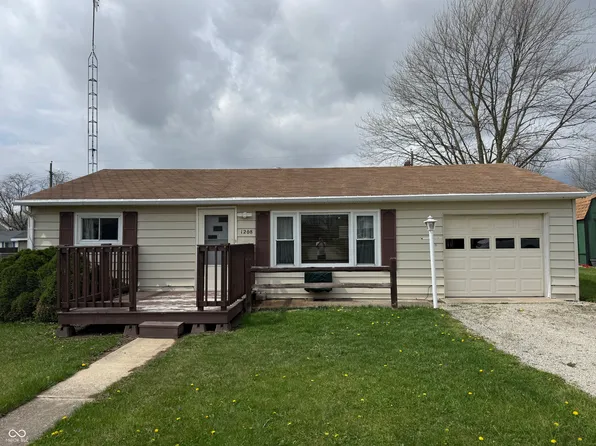 1208 S Shank St, Portland, IN 47371