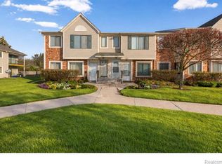 30755 Hidden Pines Ln #25, Roseville, MI 48066