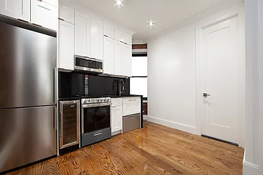 Rented by R New York