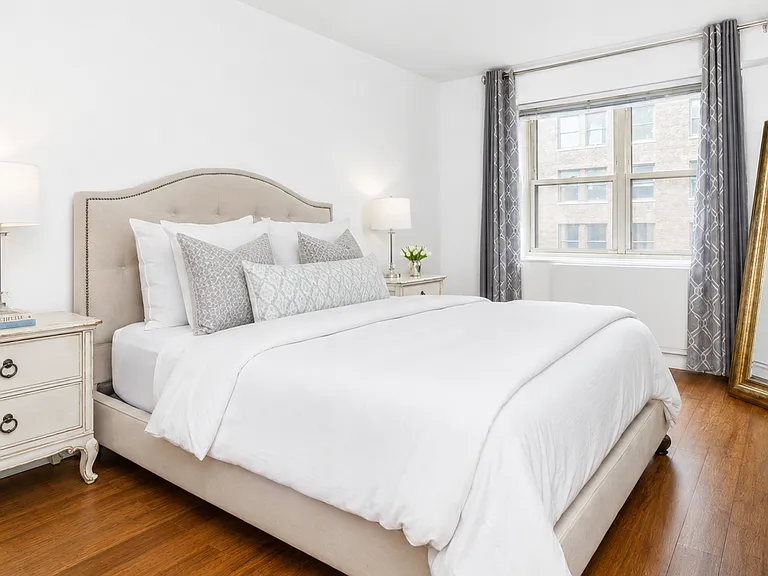 400 E 54th St #7D — Photo 3