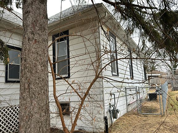 2nd image of 619 Ida St