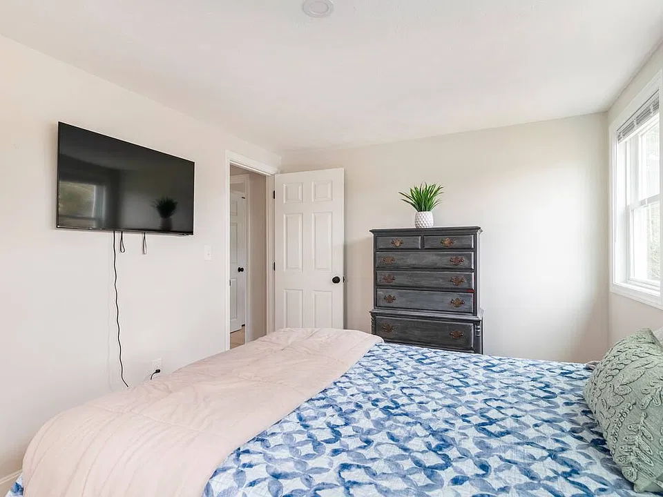 11 Enterprise Rd