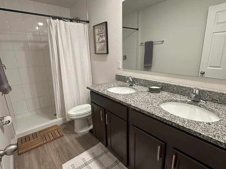 17 Riddle Dr. Unit B Primary Bath