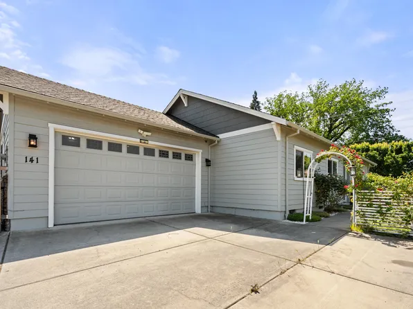 141 Alta Ln, Central Pt, OR 97502