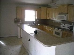 121 NW 3rd Ave, Hallandale Beach, FL 33009