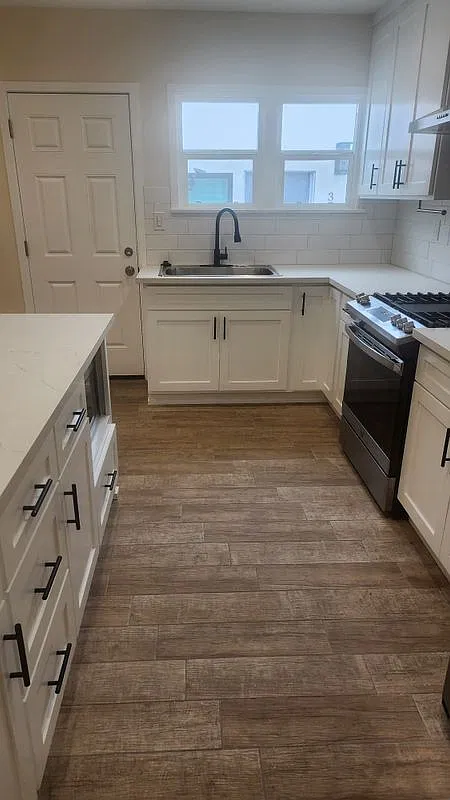 2 bed, 1.0 bath, 400 sqft, $3,000 — Photo 2