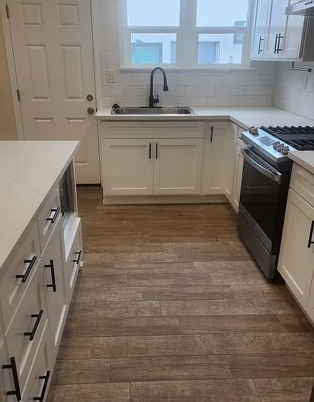 6069 Comey Ave — Photo 2