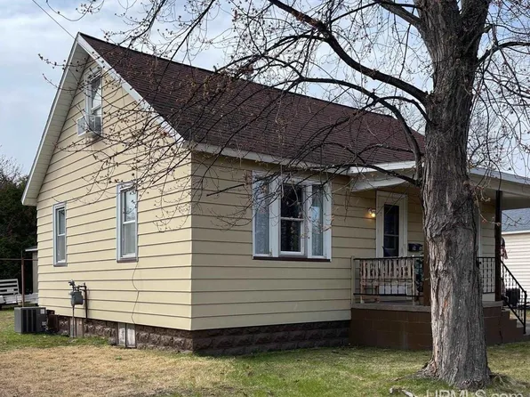 1219 Pine St, Marquette, MI 49855