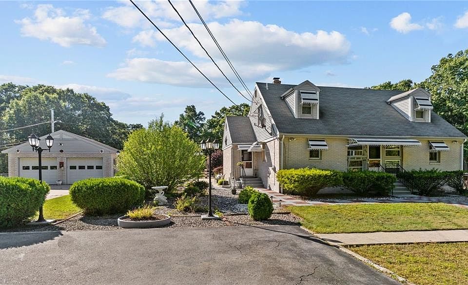 60 Biltmore Ave, Cumberland, RI 02864 Zillow