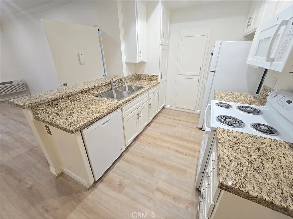 1 bed, 686 sqft, $2,495 — Photo 3