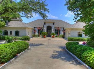 310 Peninsula Ct, Granbury, TX 76048