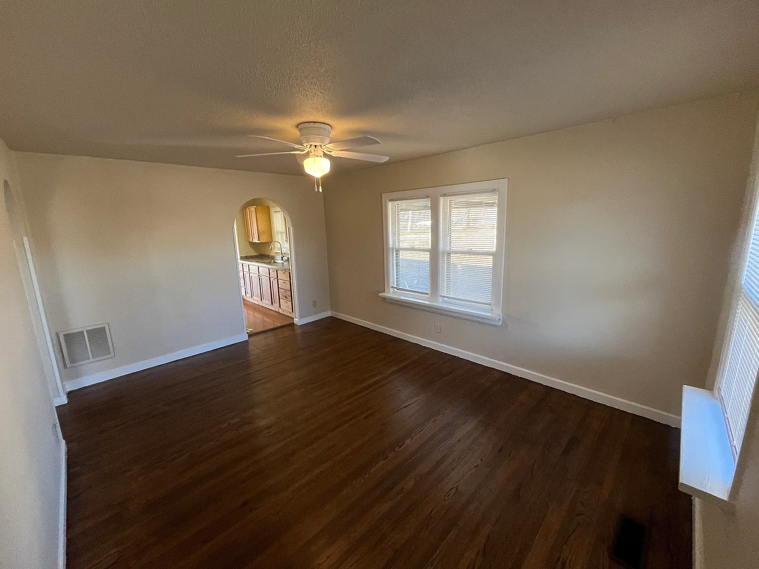 1012 N Grant Ave — Photo 2