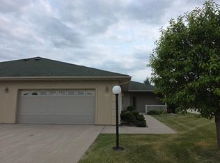 972 33rd St S, Moorhead, MN 56560