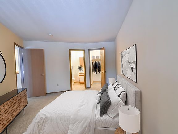 3rd image of 10120 Lyndale Cir APT 208