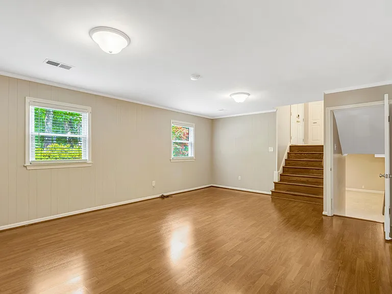 6717 Reynard Dr — Photo 33