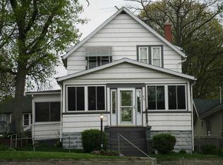 510 Riverside Dr, Waterloo, IA 50703