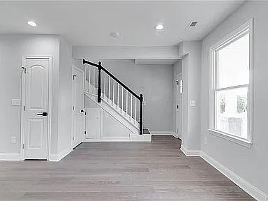 710 Oak Park Ave — Photo 3