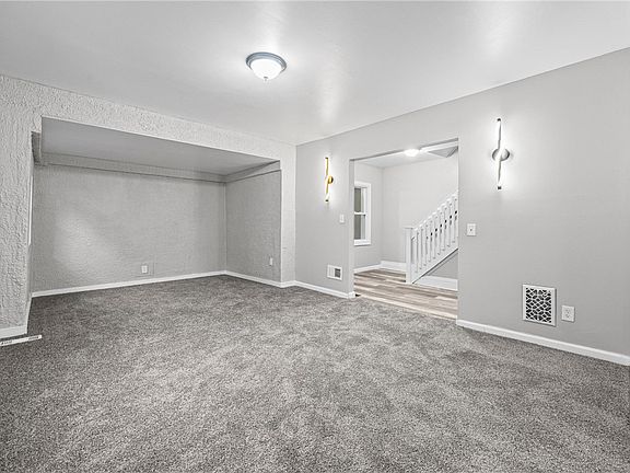 4th image of 11 Santee St