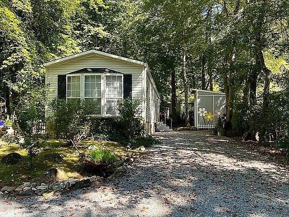 2nd image of 419 Indian Springs Trl