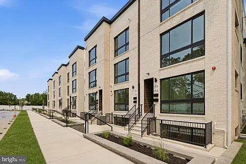 13 S Academy St #D Photo 1