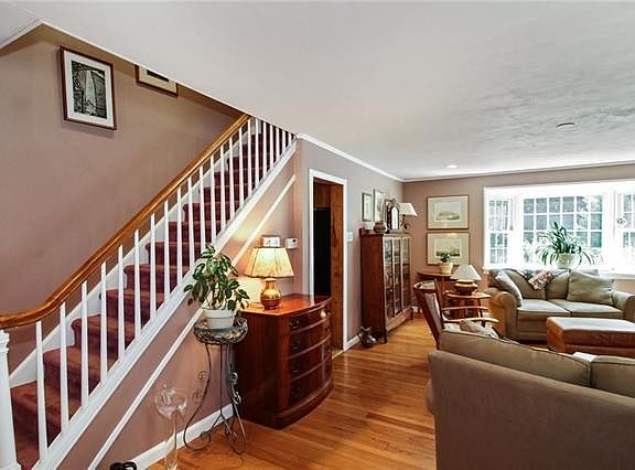 4th image of 41 Highland Ave